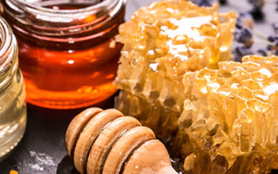 7 formas de usar miel para tener una piel y pelo radiantes